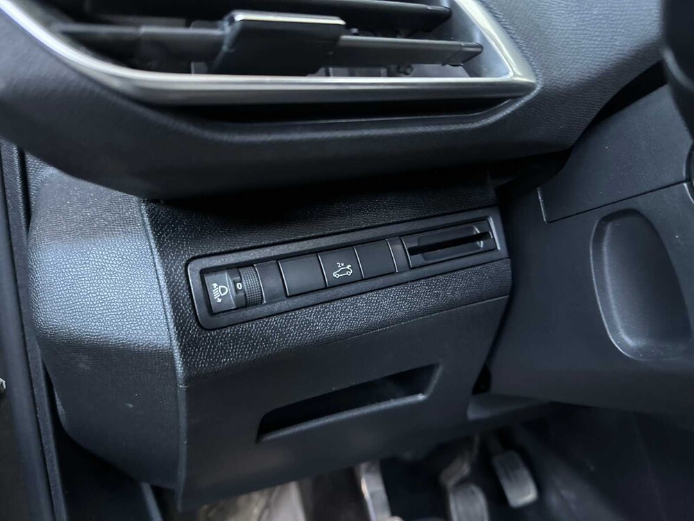 Peugeot 3008 1.2 PureTech BL Prem 131PS 2018, SR-220-G