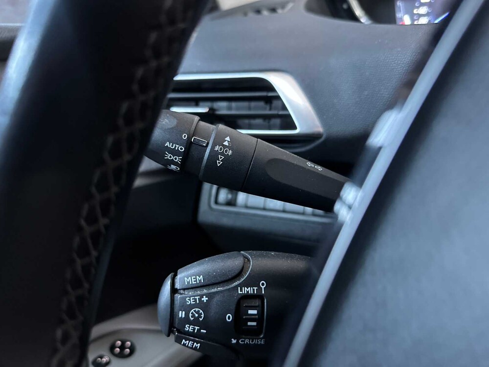 Peugeot 3008 1.2 PureTech BL Prem 131PS 2018, SR-220-G