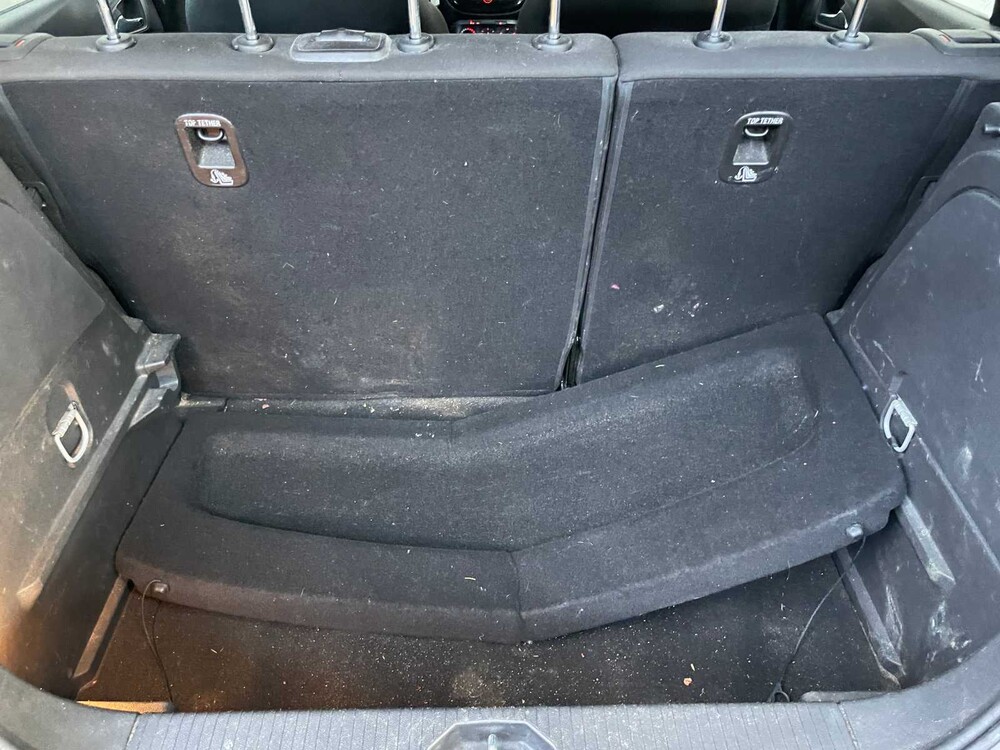 Opel Corsa 1.4 Online Edition 90PS 2017, PT-568-G