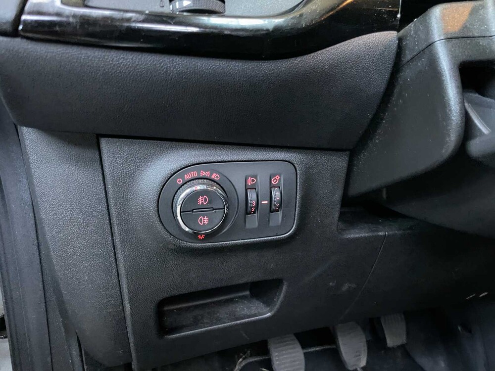 Opel Corsa 1.4 Online Edition 90PS 2017, PT-568-G