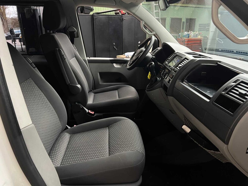 Volkswagen Transporter 2.0 TDI L1H1 Com. DC 140PS 2014, VJ-061-B
