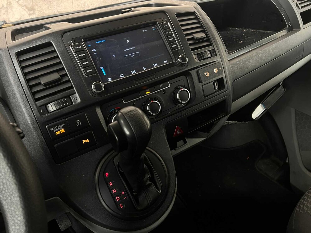 Volkswagen Transporter 2.0 TDI L1H1 Com. DC 140PS 2014, VJ-061-B