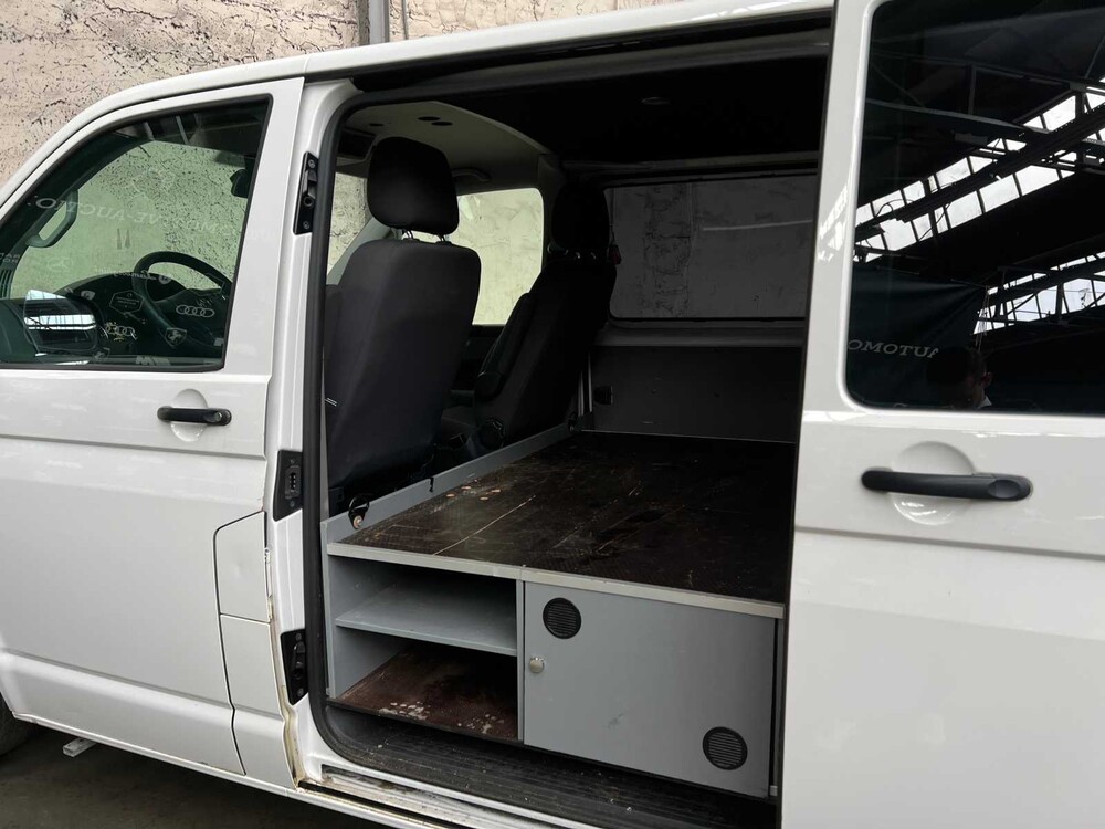 Volkswagen Transporter 2.0 TDI L1H1 Com. DC 140PS 2014, VJ-061-B