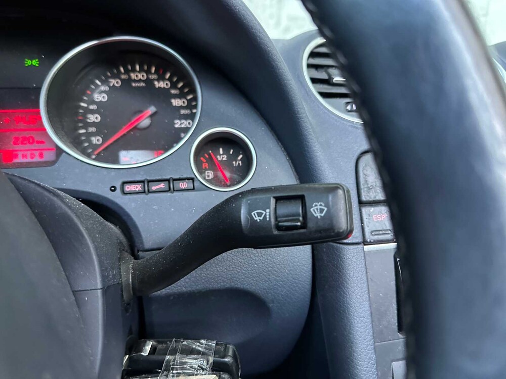 Audi A4 Cabriolet 2.5 V6 TDI 163PS 2004, 59-HJX-7