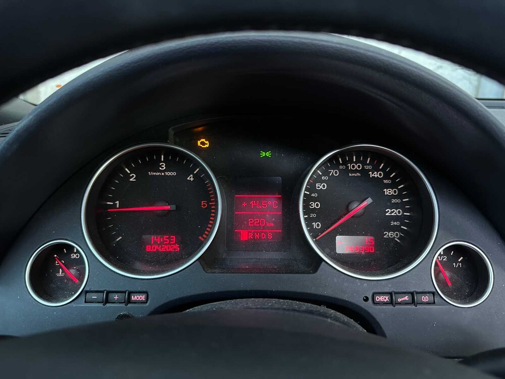 Audi A4 Cabriolet 2.5 V6 TDI 163PS 2004, 59-HJX-7