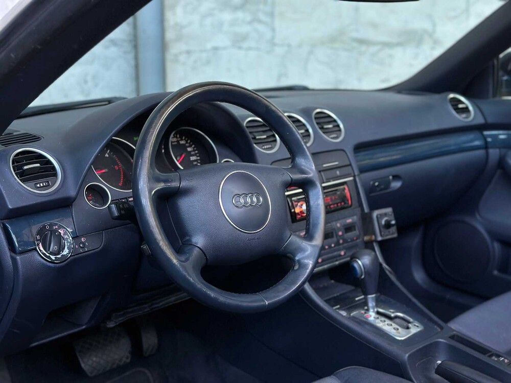 Audi A4 Cabriolet 2.5 V6 TDI 163PS 2004, 59-HJX-7