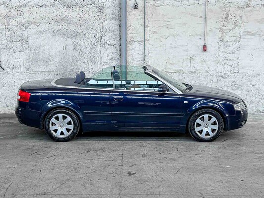 Audi A4 Cabriolet 2.5 V6 TDI 163PS 2004, 59-HJX-7