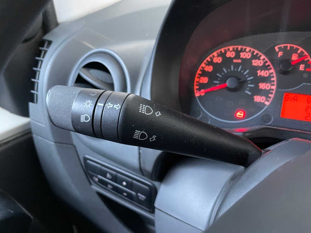 Citroen Nemo 1.4 HDi 68PS 2008, 32-VTF-2