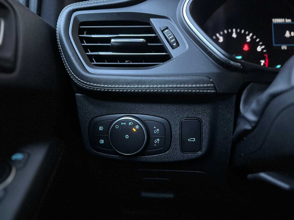 Ford Focus Kombi 1.0 EcoB. Vignale 125PS 2019, ZL-504-K