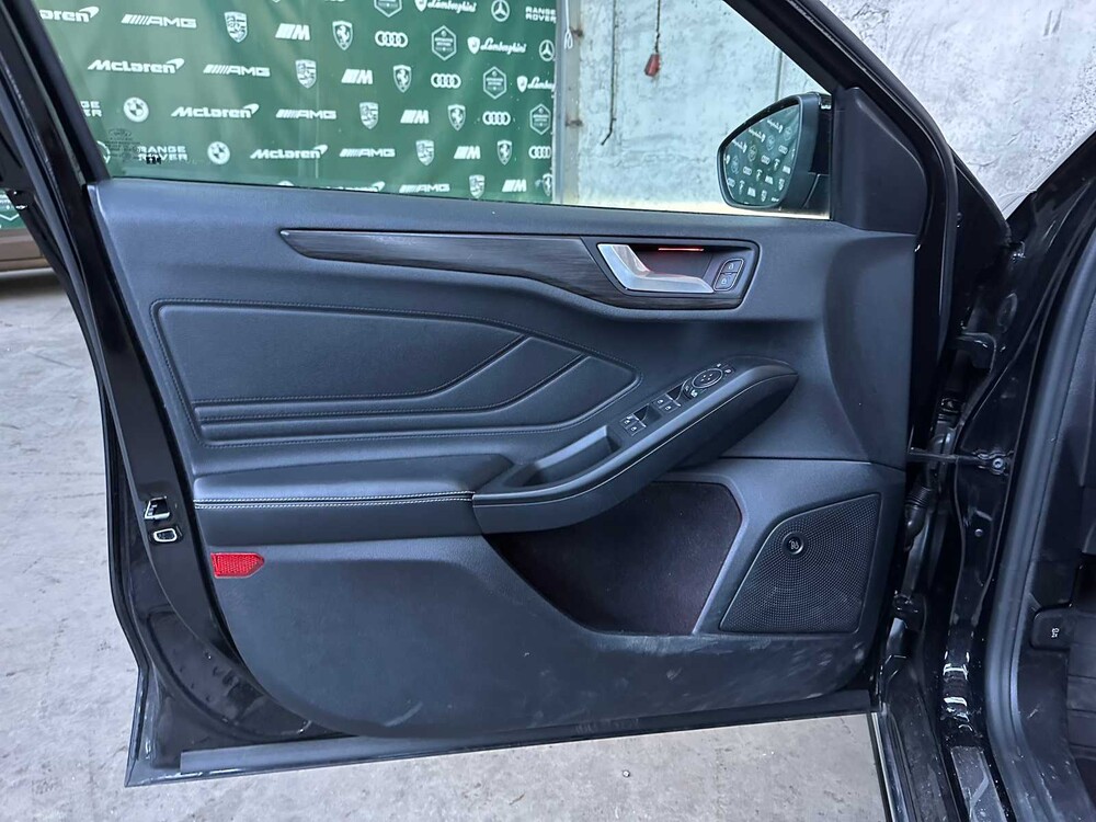 Ford Focus Kombi 1.0 EcoB. Vignale 125PS 2019, ZL-504-K