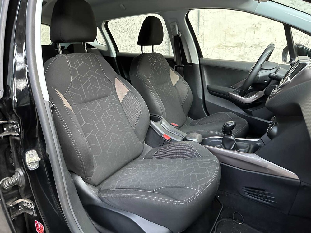 Peugeot 2008 1.2 VTi Active 82PS 2013, 6-SKS-53