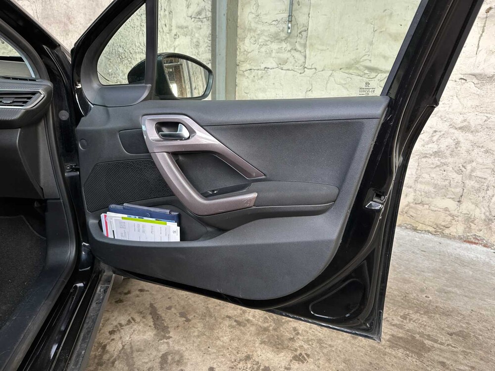 Peugeot 2008 1.2 VTi Active 82PS 2013, 6-SKS-53