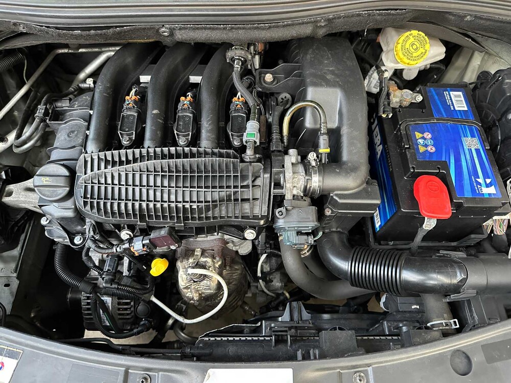 Peugeot 2008 1.2 VTi Active 82PS 2013, 6-SKS-53