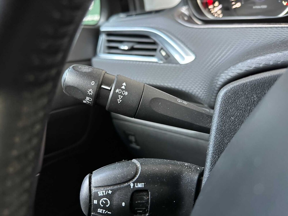 Peugeot 2008 1.2 VTi Active 82PS 2013, 6-SKS-53