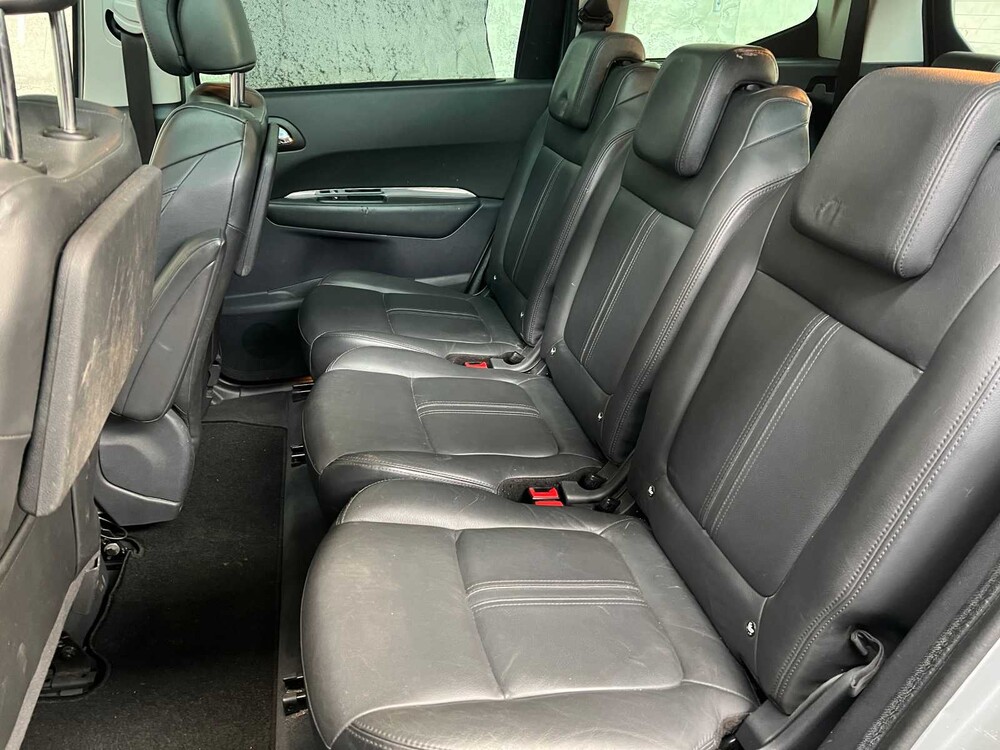 Peugeot 5008 1.6 THP GT 7p. 156PS 2010, 54-NNT-1