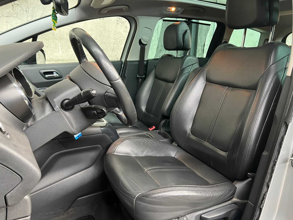 Peugeot 5008 1.6 THP GT 7p. 156PS 2010, 54-NNT-1