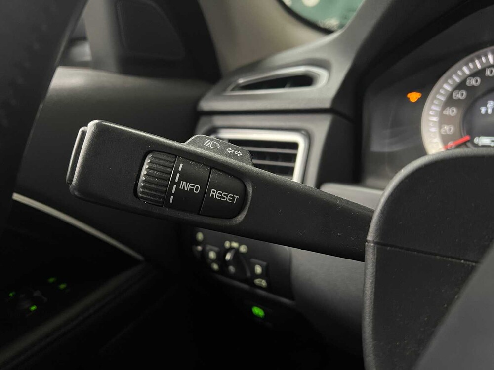 Volvo V70 1.6 T4F Summum 179PS 2012, HS-243-Z