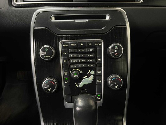 Volvo V70 1.6 T4F Summum 179PS 2012, HS-243-Z