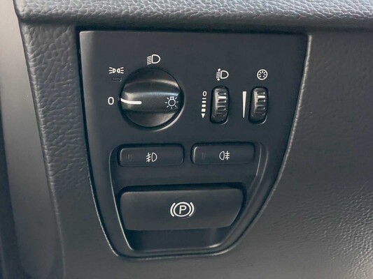 Volvo XC90 2.5 T Summum 209pk 2005, 10-PX-TH