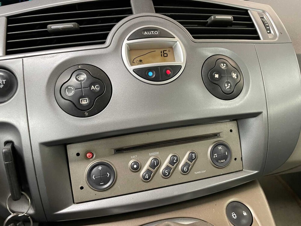 Renault Scénic 1.6-16V Priv.Luxe 113PS 2004, 97-NTG-1