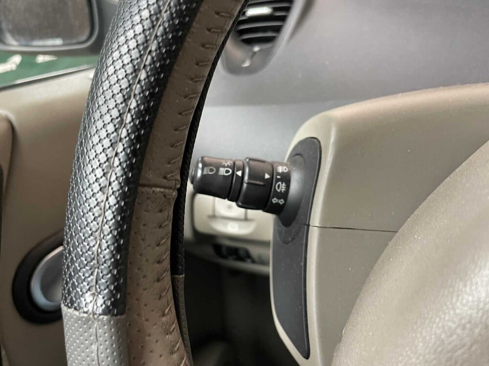 Renault Scénic 1.6-16V Priv.Luxe 113PS 2004, 97-NTG-1