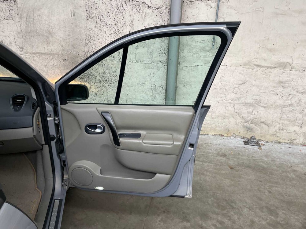 Renault Scénic 1.6-16V Priv.Luxe 113PS 2004, 97-NTG-1