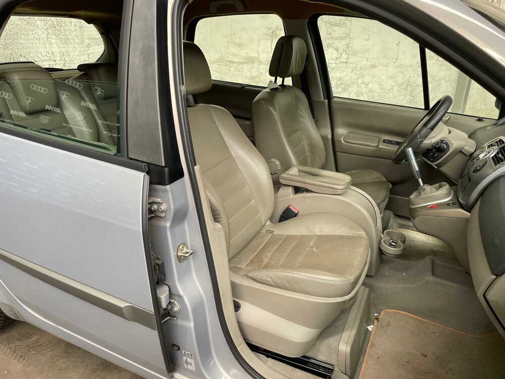 Renault Scénic 1.6-16V Priv.Luxe 113PS 2004, 97-NTG-1