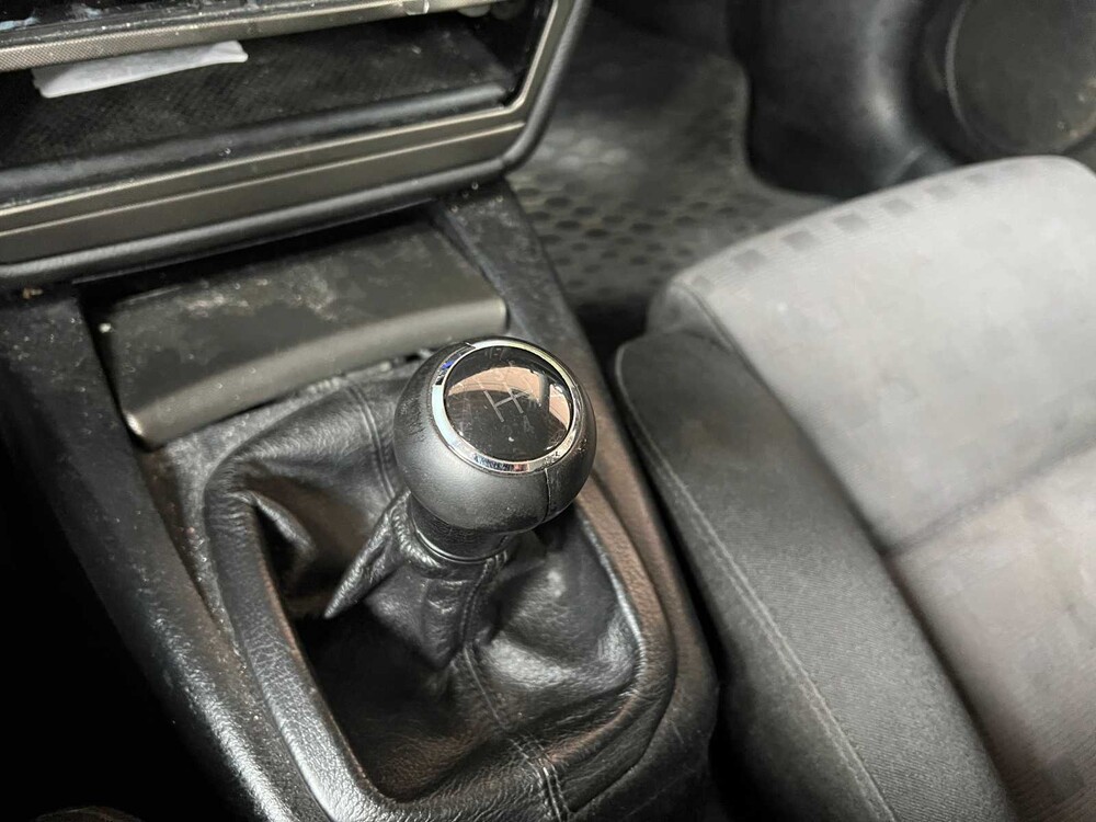 Volkswagen Passat Variant 2.3 V5 Trendline 170PS 2001, 89-GT-DH