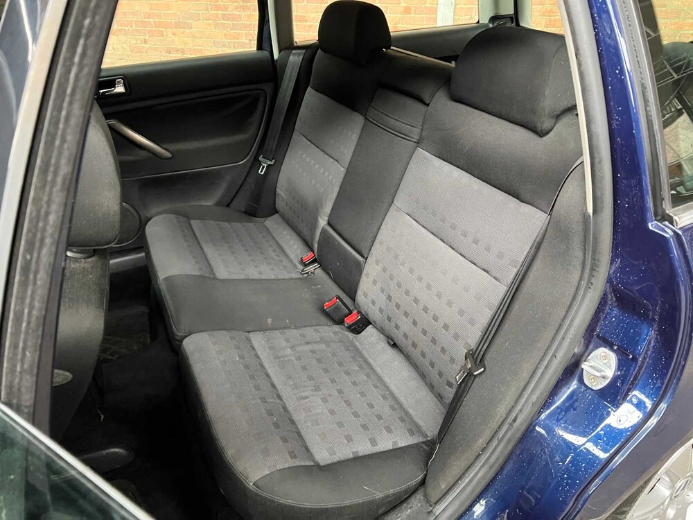 Volkswagen Passat Variant 2.3 V5 Trendline 170PS 2001, 89-GT-DH