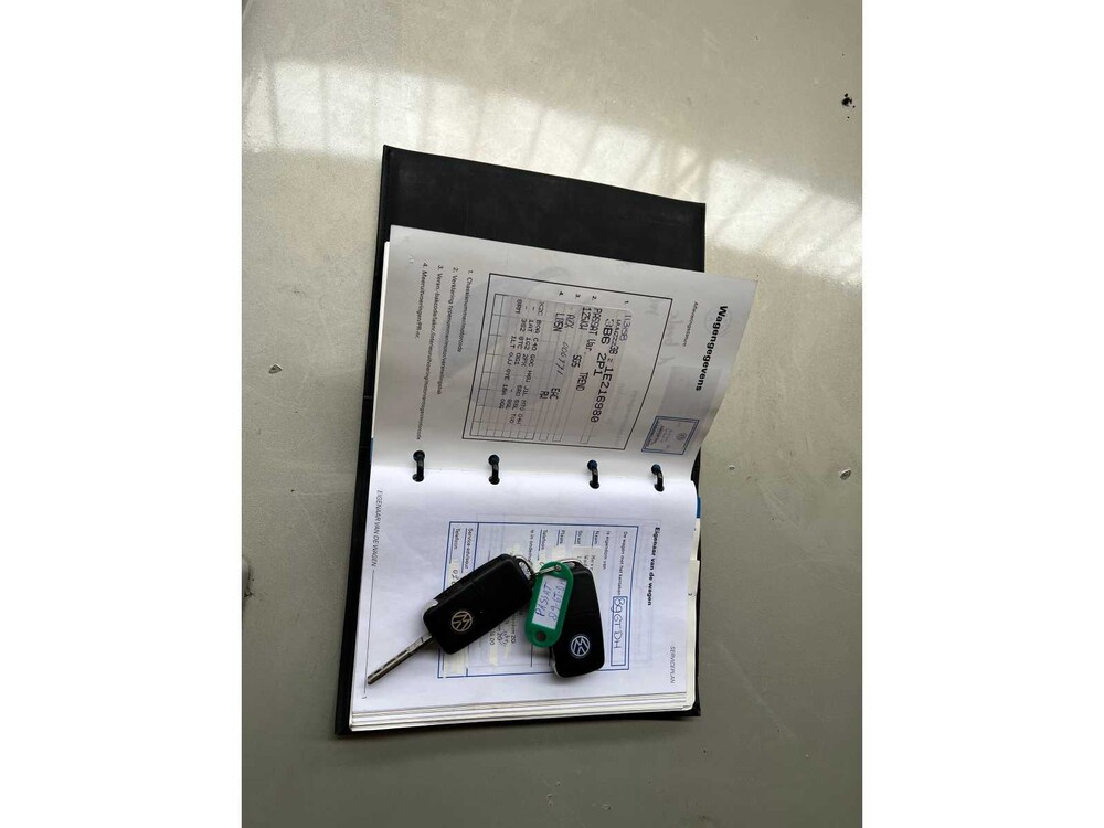 Volkswagen Passat Variant 2.3 V5 Trendline 170PS 2001, 89-GT-DH