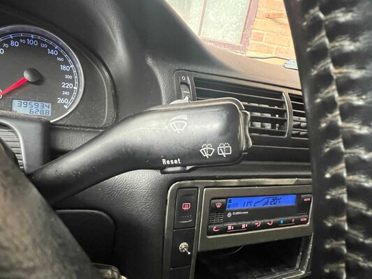 Volkswagen Passat Variant 2.3 V5 Trendline 170pk 2001, 89-GT-DH