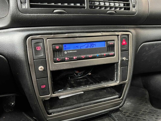 Volkswagen Passat Variant 2.3 V5 Trendline 170pk 2001, 89-GT-DH