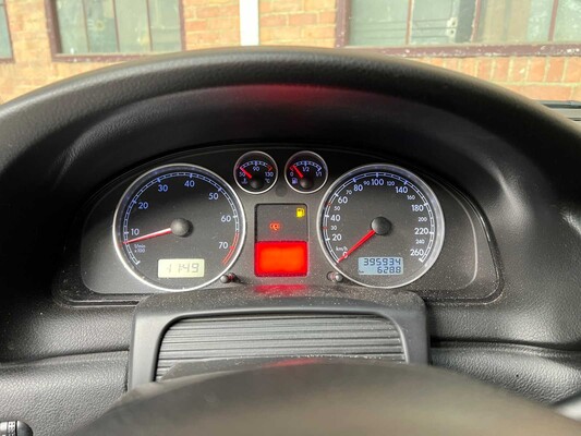 Volkswagen Passat Variant 2.3 V5 Trendline 170pk 2001, 89-GT-DH