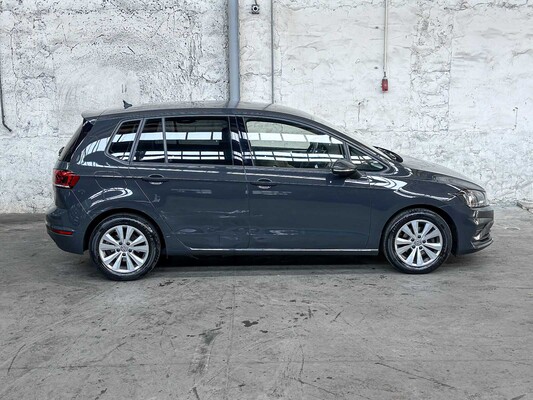 Volkswagen Golf Sportsvan 1.0 TSI Highline 110pk 2018, N-155-RT