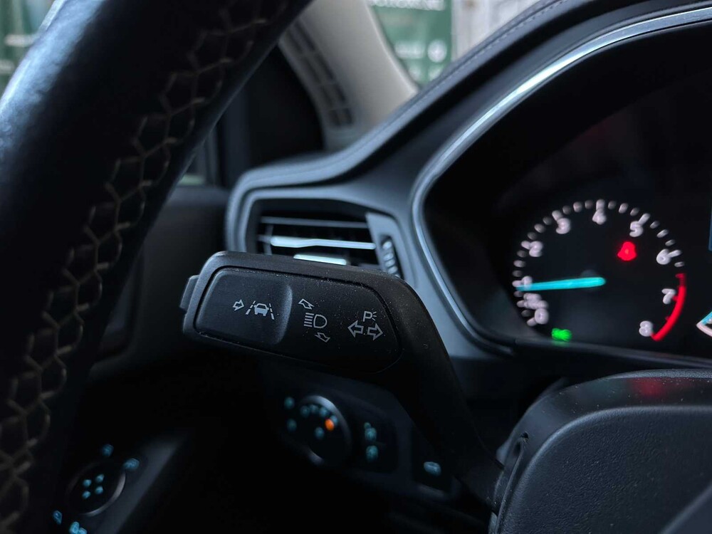 Ford Focus Kombi 1.0 EcoB. Vignale 125PS 2019, ZL-504-K