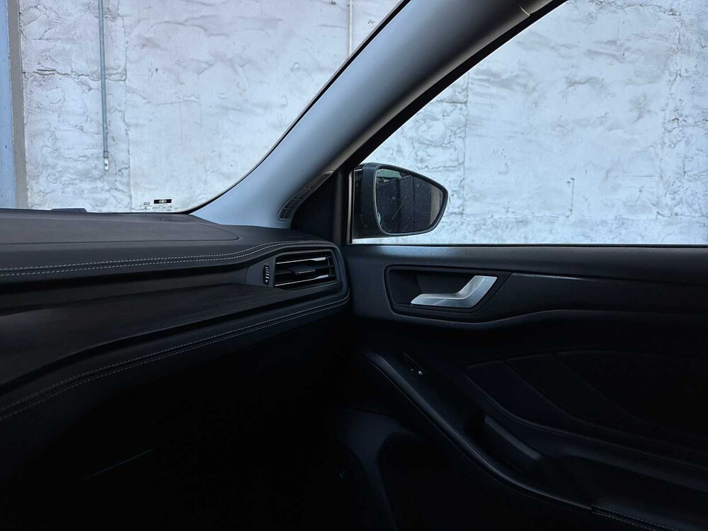 Ford Focus Kombi 1.0 EcoB. Vignale 125PS 2019, ZL-504-K