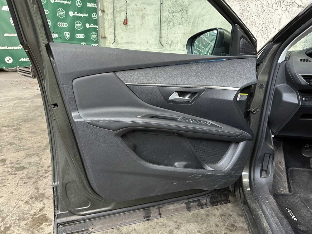 Peugeot 3008 1.2 PureT. BL Prem 131PS 2020, H-391-JS