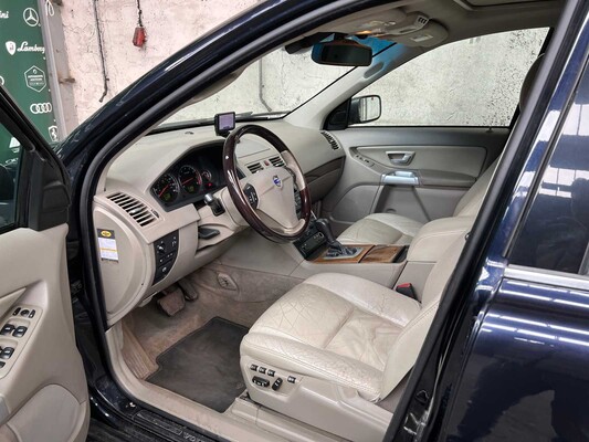 Volvo XC90 4.4 V8 Executive 315pk 2006, 57-JTH-5