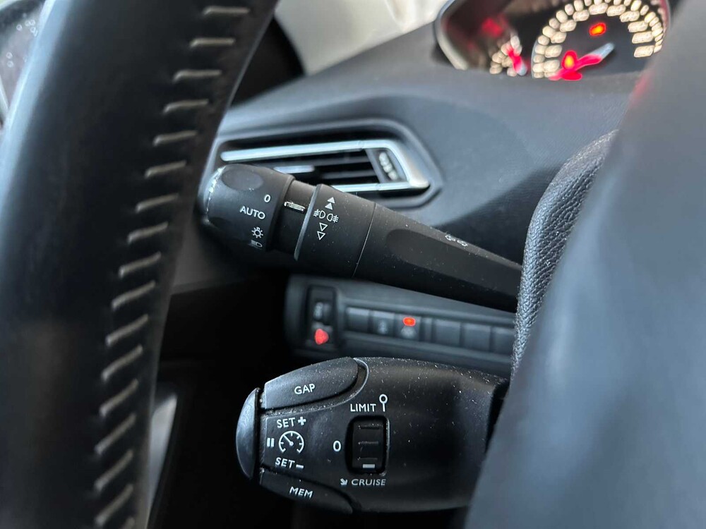 Peugeot 308 SW 1.2 PureT.Blue L. Ex 110PS 2020, H-068-BL