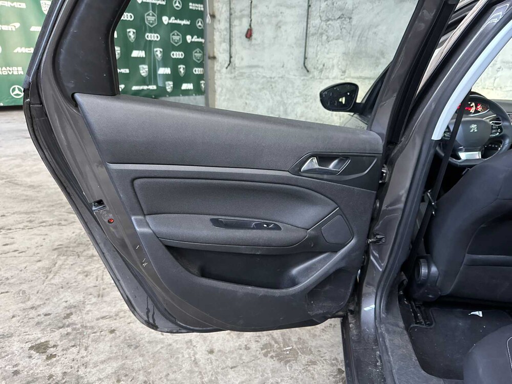 Peugeot 308 SW 1.2 PureT.Blue L. Ex 110PS 2020, H-068-BL