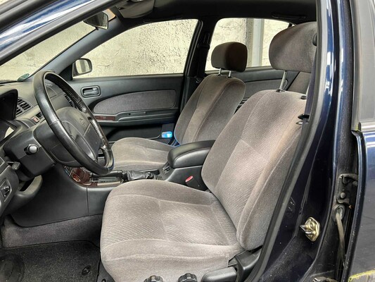 Nissan Maxima QX 2.0 V6 SE 140pk 1996, NL-ZN-98