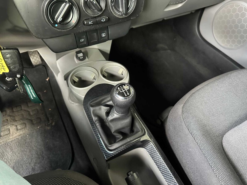 Volkswagen New Beetle Cabriolet 1.6 102PS 2003, 75-GNV-4