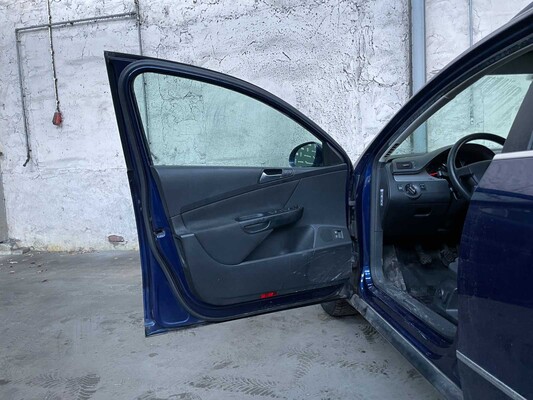 Volkswagen Passat Variant 2.0 TDI Highline 140pk 2008, 29-ZKV-8