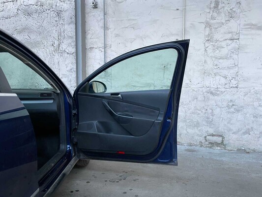 Volkswagen Passat Variant 2.0 TDI Highline 140pk 2008, 29-ZKV-8