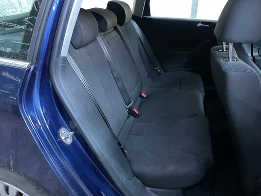 Volkswagen Passat Variant 2.0 TDI Highline 140pk 2008, 29-ZKV-8