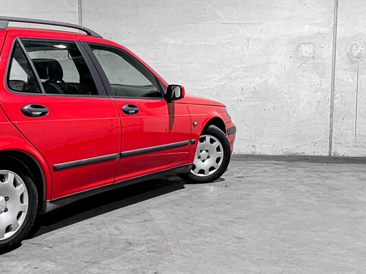 Saab 9-5 Estate 2.0t Linear 150pk 2001, 10-GR-KN