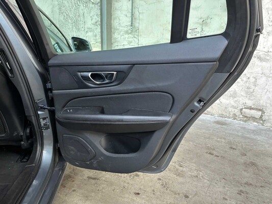 Volvo V60 2.0 D3 Momentum 150pk 2019, G-381-LP