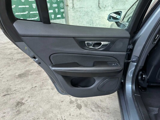 Volvo V60 2.0 D3 Momentum 150pk 2019, G-381-LP