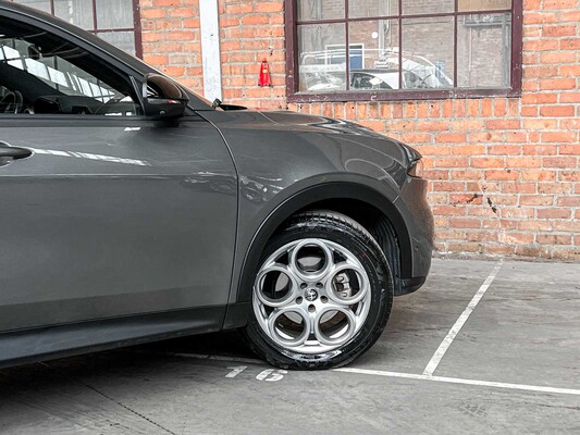 Alfa Romeo Tonale 1.5T Hybrid Sprint Automatic 130hp 2022 (First-Owner)