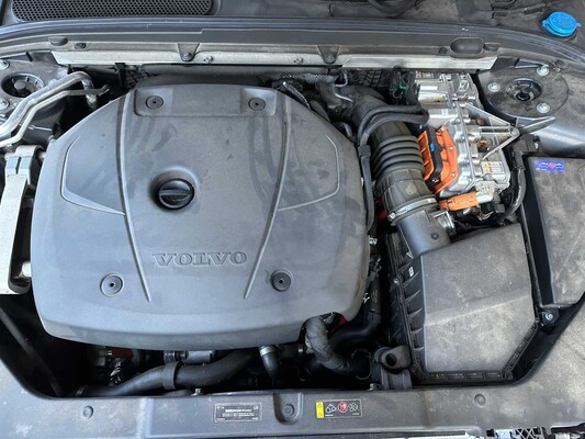 Volvo V60 2.0 T6 Twin Engine AWD Momentum Pro 253hp 2020, H-754-FN